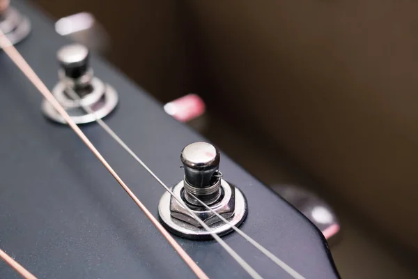 Cuerdas Guitarra Negra Amarilla Cerca Macrofotografía —  Fotos de Stock