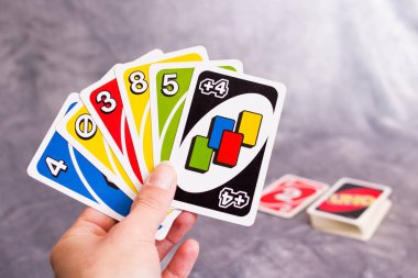 BELARUS, NOVOPOLOTSK - 16 HAZİRAN 2021: Uno kartları