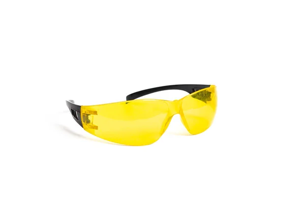 Óculos de proteção amarelos isolados no fundo branco — Fotografia de Stock
