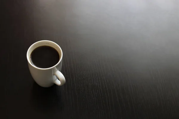 Weiße Tasse Kaffee Auf Holztisch Kopierraum — Stockfoto