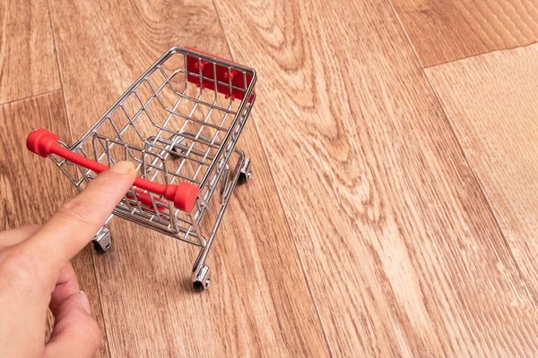 Kleine Decoratieve Kar Een Houten Achtergrond Kopieerruimte — Stockfoto