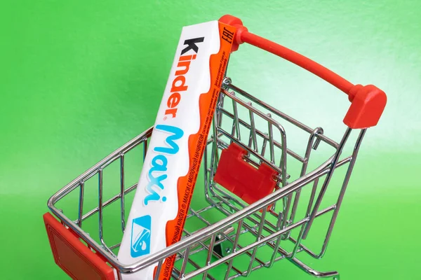 Belarus Novopolotsk 2021 Május Kinder Maxi Shopping Cart Close — Stock Fotó