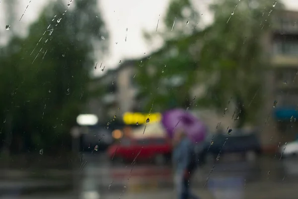 Dešťové Kapky Sklo Ulici Pozadí Zavřít — Stock fotografie