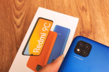 BELARUS, NOVOPOLOTSK - 30 MAYIS, 2021: Xiaomi redmi 9c Kamerası