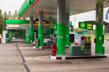 BELARUS, POSTAVY - 09 HAZİRAN 2021: Belorusneft Benzin İstasyonu