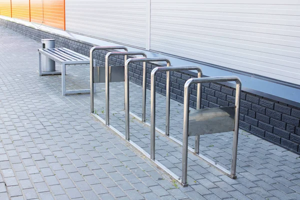 Banco Plaza Aparcamiento Para Bicicletas Cerca — Foto de Stock