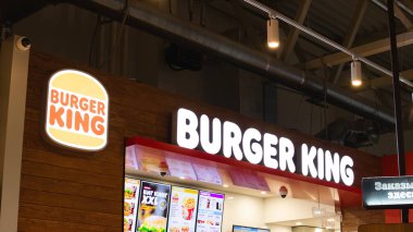 BELARUS, NOVOPOLOTSK - 02 JULE, 2021: Burger King işareti
