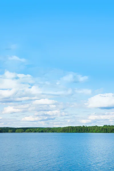 Obraz jezero a obloha ve Švédsku — Stock fotografie