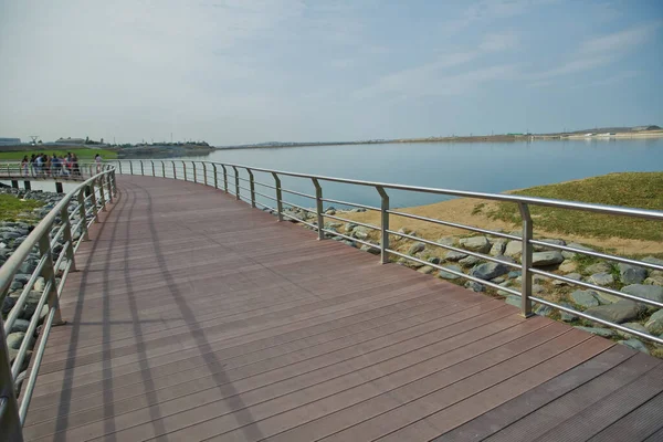 Puente Ovalado Hierro Madera Borde Del Lago Lago Boyukshor Bakú — Foto de Stock