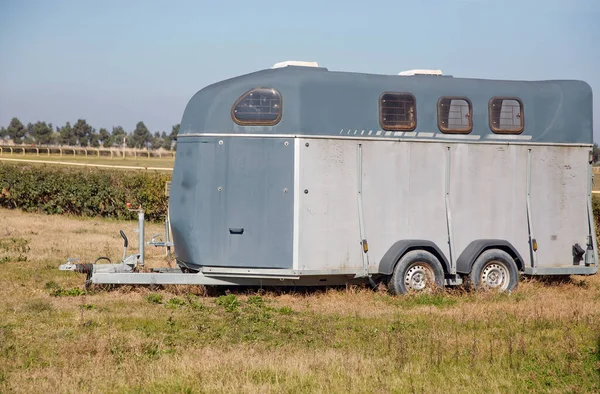 Trailer Cavalo Com Gráficos Está Pronto Para Ligar Reboque Cavalo — Fotografia de Stock