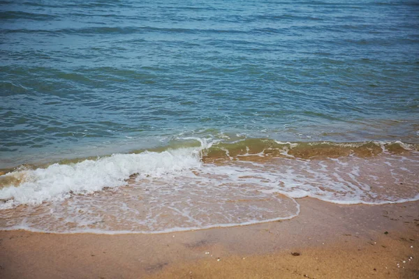 Air Pirus Dari Gelombang Laut Tropis Atas Air Pantai Mediterania — Stok Foto