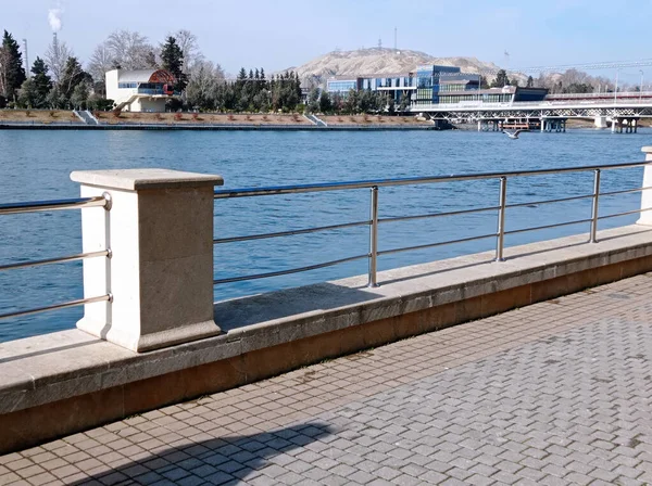 Río Azul Puente Una Vista Del Río Kura Migechevir Azerbaiyán — Foto de Stock