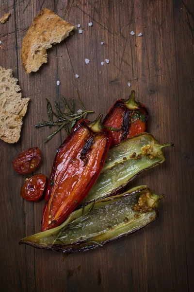 Kavrulmuş peppers — Stok fotoğraf