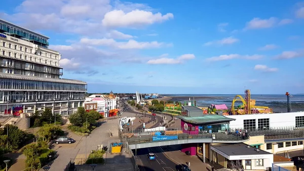 Southend-on-Sea, Essex, United Kingdom, March 24, 2019. 어드벤처 아일랜드 테마 파크는 사우스 엔드 해변의 파이어 근처에 있습니다. Southend-on-Sea, Essex, March 24, 2019. — 스톡 사진