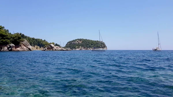Vista prístina de la bahía de una isla griega. —  Fotos de Stock