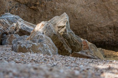 Yunanistan 'daki dağlardaki büyük bir kayanın ayrıntıları.