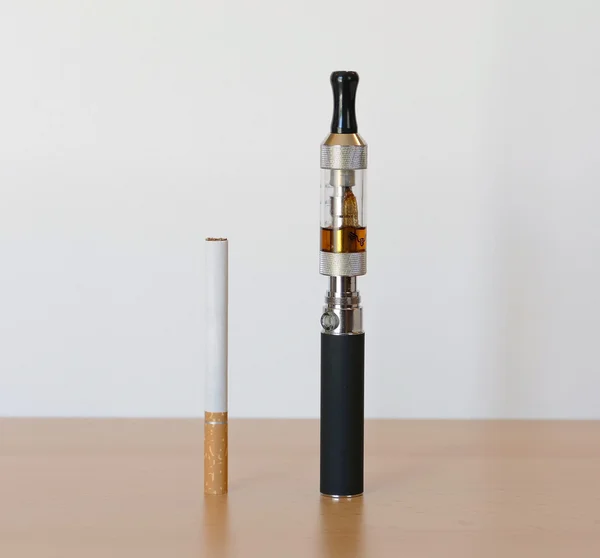 Wahl der elektronischen Zigarette — Stockfoto