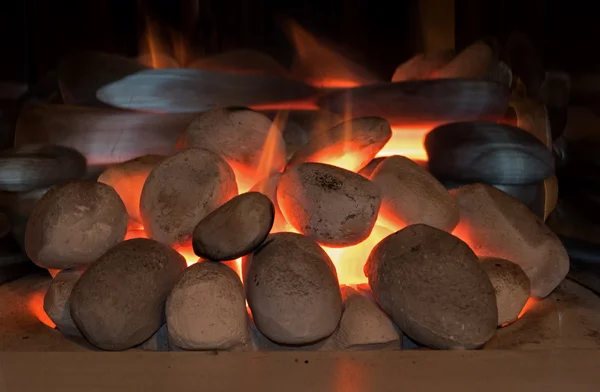 Fuego en la chimenea — Foto de Stock