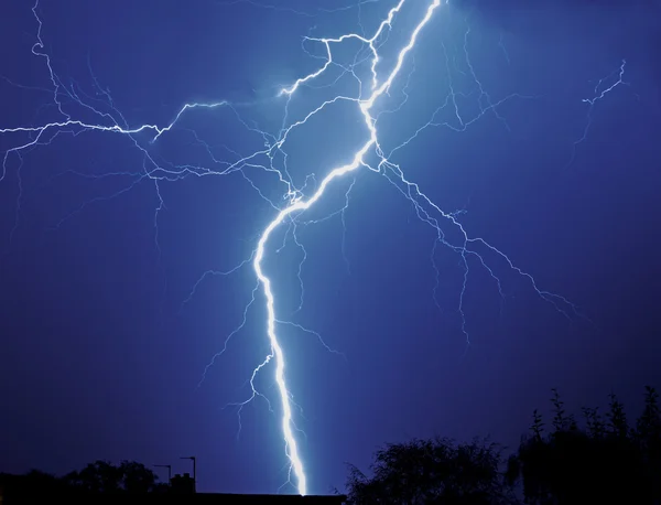 Aligeramiento de la tormenta —  Fotos de Stock