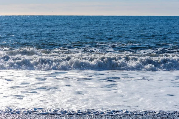 Hermosa Vista Invierno Del Pintoresco Océano Atlántico Islandia Una Ola — Foto de Stock