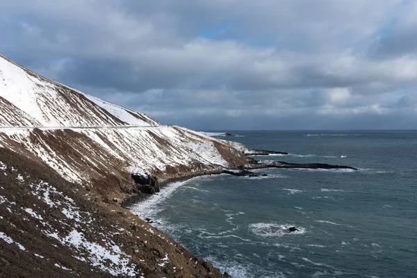 Hermosa Vista Invierno Del Pintoresco Océano Atlántico Islandia Una Ola — Foto de Stock