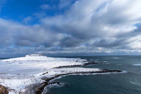 Hermosa Vista Invierno Del Pintoresco Océano Atlántico Islandia Una Ola — Foto de Stock