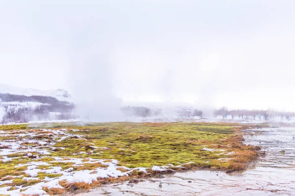 冰岛南部的Geysers Haukadalur山谷 Haukadalur是黄金圈的一部分 — 图库照片