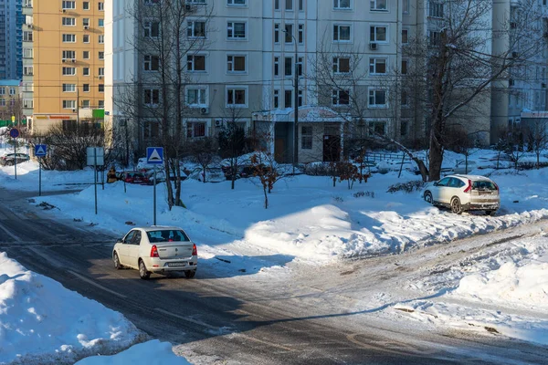 Μόσχα Ρωσία Φεβρουαρίου 2021 Χιονισμένα Αυτοκίνητα Μετά Από Ισχυρή Χιονόπτωση — Φωτογραφία Αρχείου