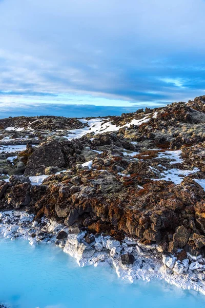 Unikt Landskap Med Lavafält Och Blått Termiskt Vatten Island Utanför — Stockfoto