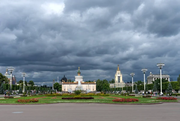 Moskva Ryssland Juni 2021 Panoramautsikt Paviljong Center Word Stenblommans Fontän — Stockfoto