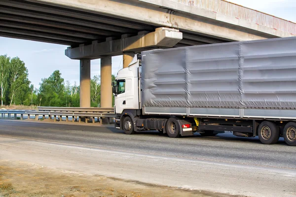 truck goes on an automobile outcome