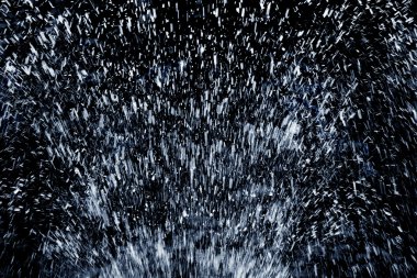 siyah arka plan üzerine su sıçramalarına