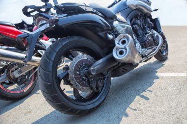 motosiklet üzerinde park 