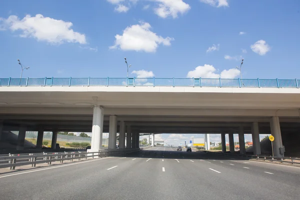 Verkeer in de grote stad — Stockfoto