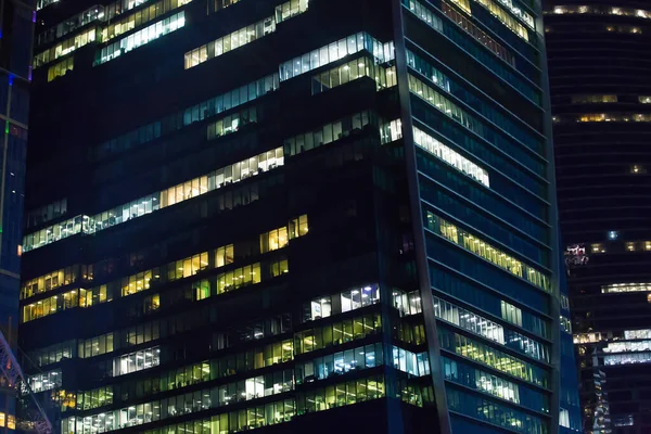 Fachada Edifício Escritório Moderno Arranha Céu Noite — Fotografia de Stock