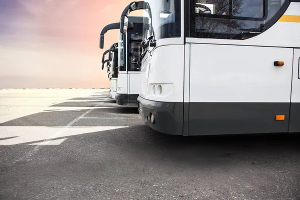 Touristenbusse Parken Einem Sonnigen Tag Busbahnhof — Stockfoto