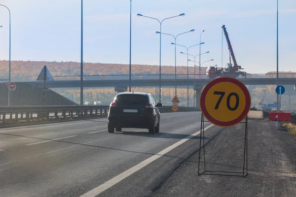 Nueva Autopista Construcción Límite Velocidad Señal Vial — Foto de Stock