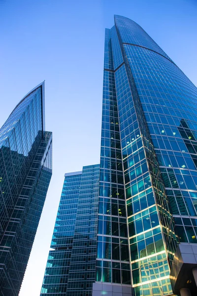 Rascacielos Futuristas Modernos Con Fachadas Vidrio —  Fotos de Stock