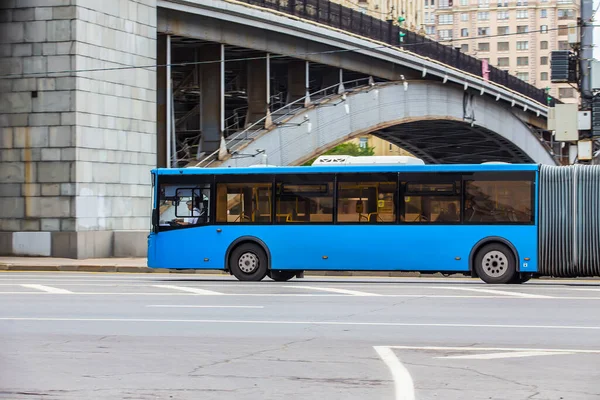 Autobús Urbano Por Calle — Foto de Stock