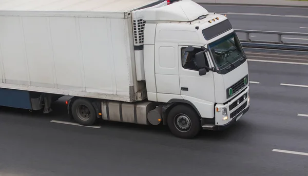 Vrachtwagen Vervoert Goederen Een Straat Stad — Stockfoto