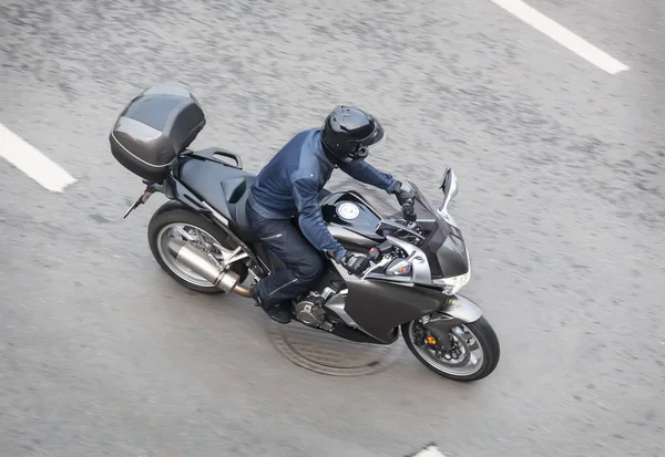 Motociclista Motos Mueve Calle Ciudad —  Fotos de Stock