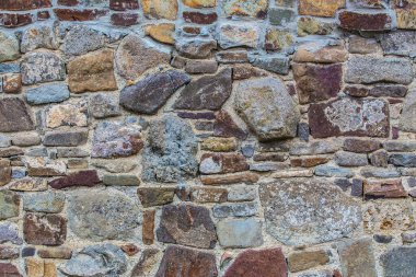 Eski tuğla duvar pürüzlü taş zemin