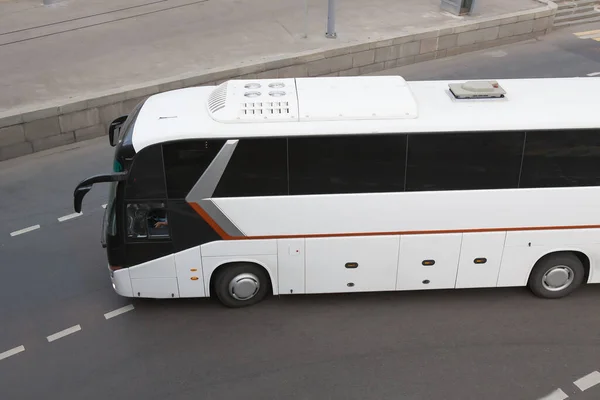 Ônibus Turístico Uma Estrada Multi Pista Vista Cima — Fotografia de Stock