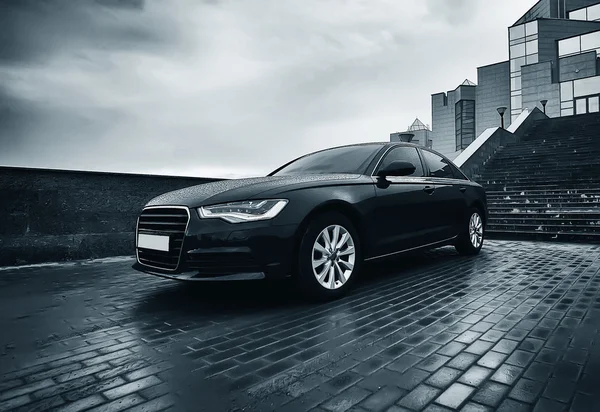 Carro em gotas de chuva — Fotografia de Stock