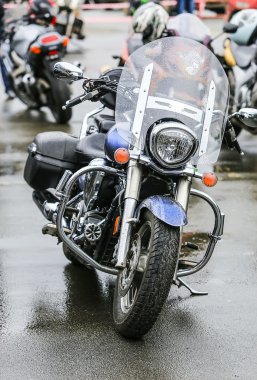 motosiklet üzerinde park 