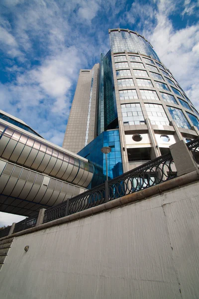 Edificio de oficinas moderno — Foto de Stock