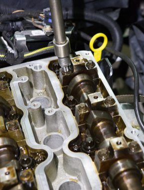 Açık metal benzinli motor