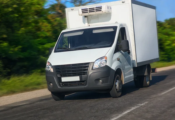 LKW fährt auf Autobahn — Stockfoto