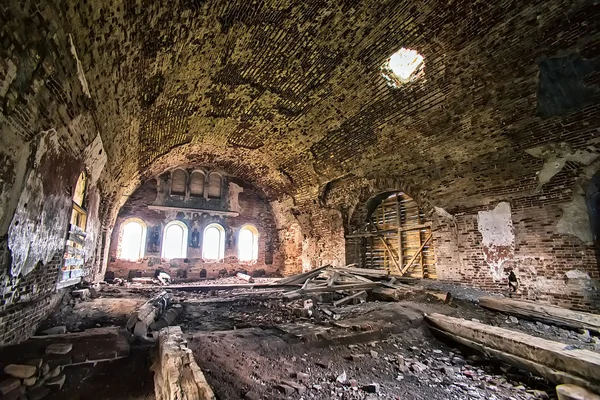 Viejo templo destruido —  Fotos de Stock