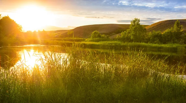 Západ slunce na řece Volze Rusko — Stock fotografie